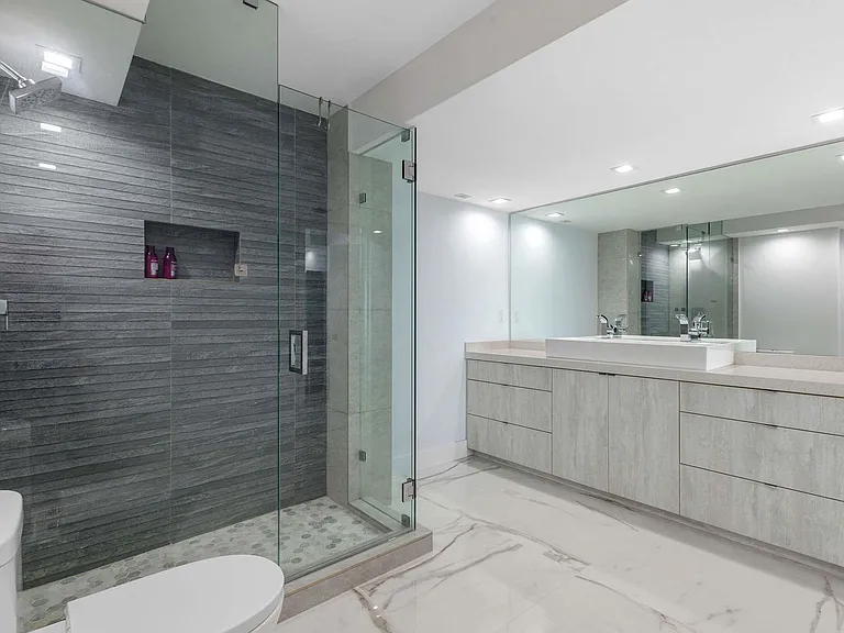 6039 Collins Ave #1527 — Photo 18