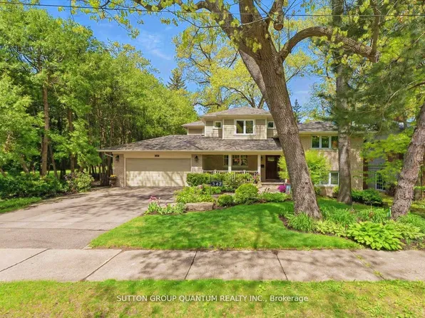 347 Pinetree Way, Mississauga, ON L5G 2R4