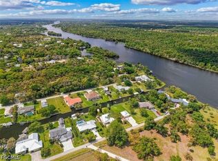 1870 Oak Dr, Alva, FL 33920