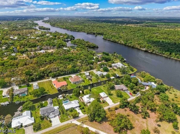 1870 Oak Dr, Alva, FL 33920