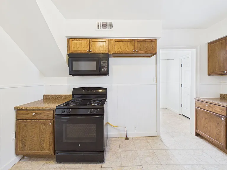 701 Sunset Ter — Photo 11