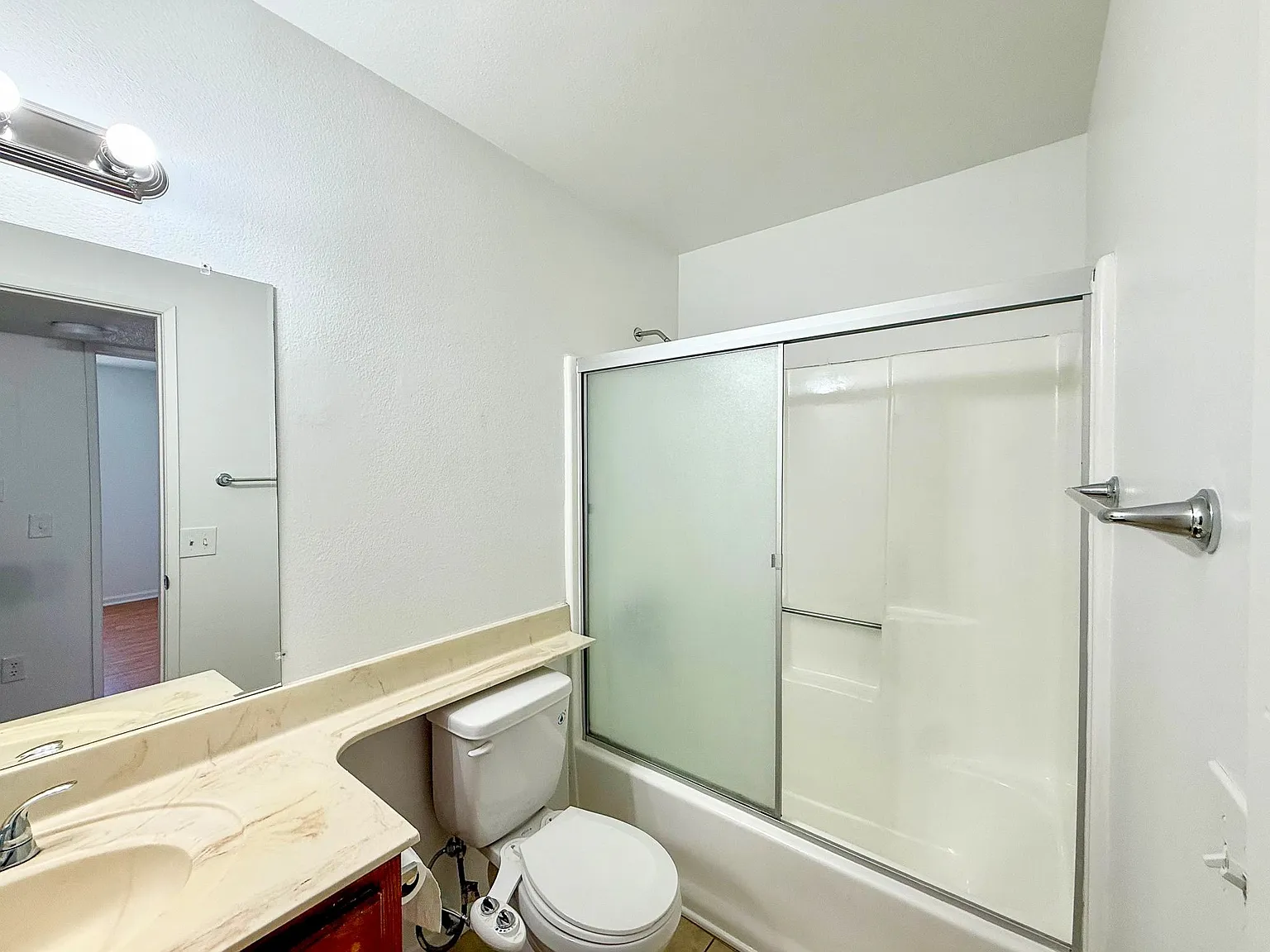 2 bed, 1.0 bath, $2,295 — Photo 3