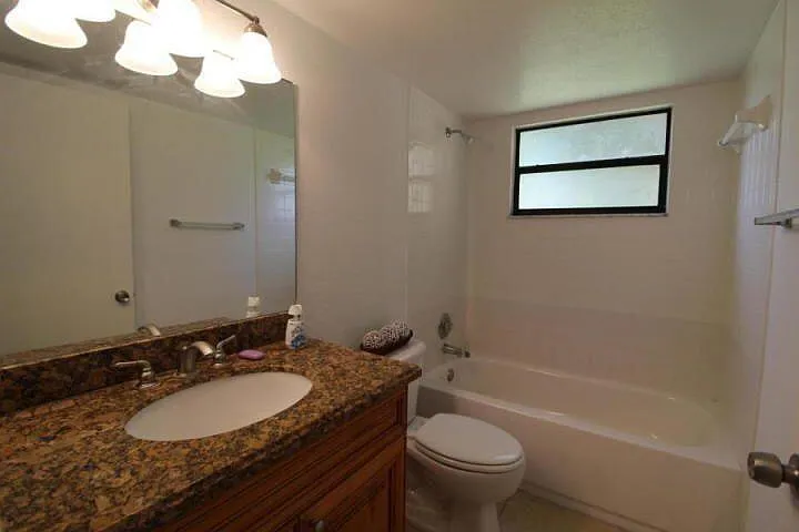 1524 Lake Crystal Dr #B — Photo 10