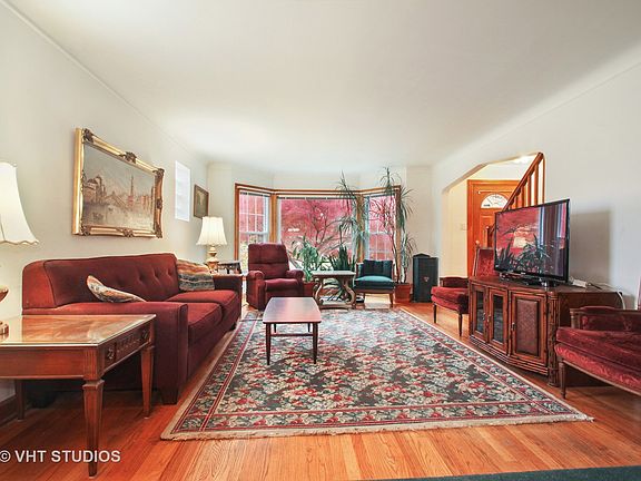2nd image of 6354 N Melvina Ave
