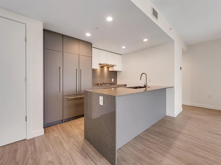 2135 Springer Ave #708 — Photo 2