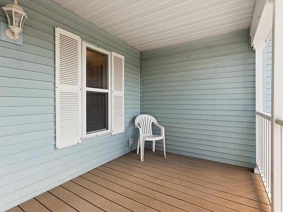 3rd image of 223 Hialeah Ln