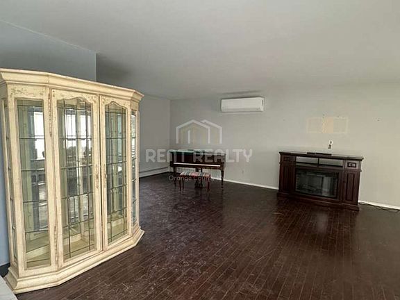 2nd image of 120 Pine Tree Rd