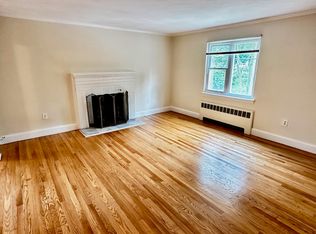 27 Heath St #2A, Brookline, MA 02445