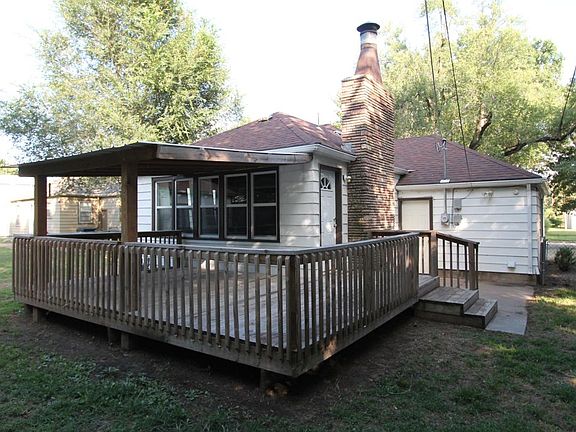 2242 E Aloma back covered deck