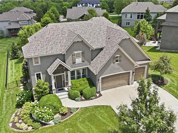 19718 W 94th Ter, Lenexa, KS 66220