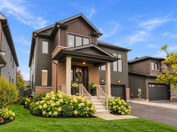 709 Coast Cir, Ottawa, ON K4M 0N2