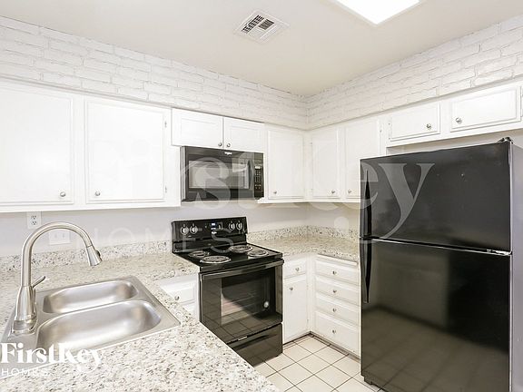 5th image of 3868 Vista Largo Dr