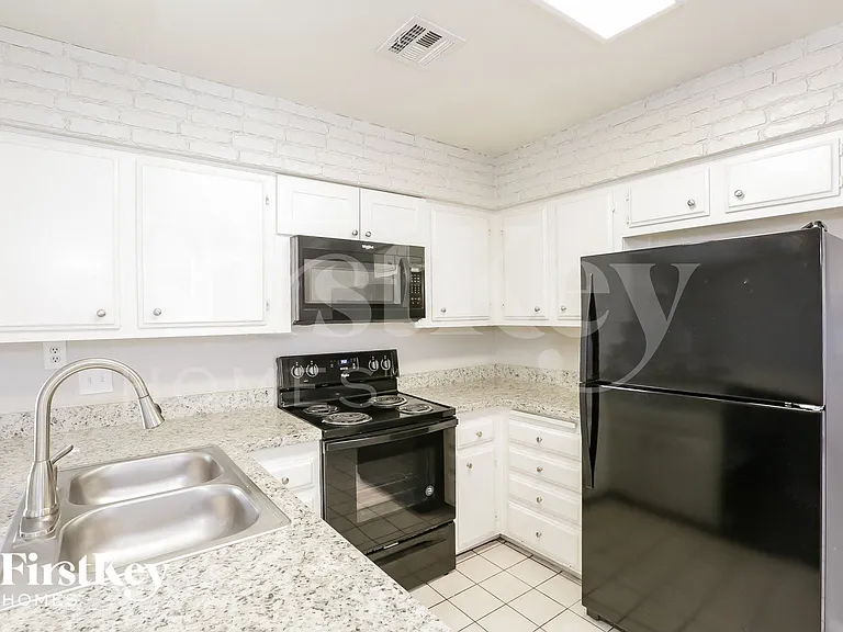 3868 Vista Largo Dr — Photo 5
