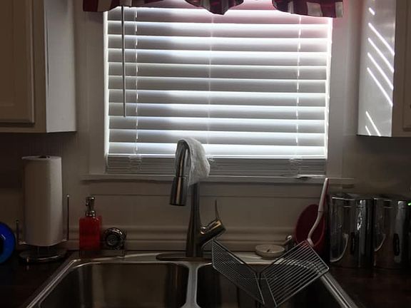 3rd image of 710 Lee St