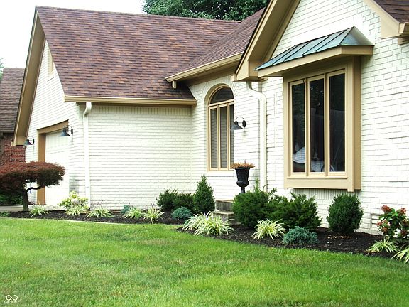 3rd image of 2092 Lake Run Dr