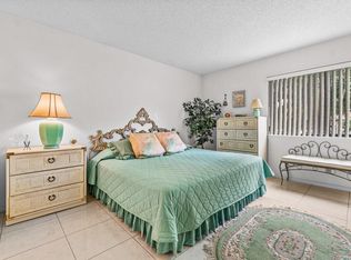 227 Pine Hov Cir APT B-2, Greenacres, FL 33463