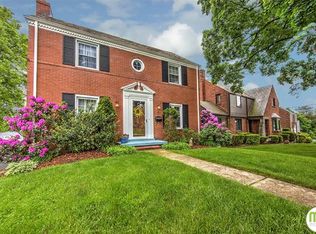 20 Pocono Dr, Pittsburgh, PA 15220