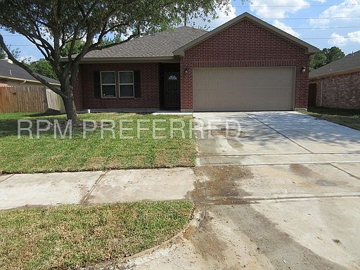 1st image of 3018 Greenbriar Springs Dr