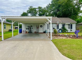 917 Ridgecrest St, Angleton, TX 77515