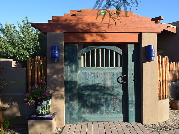 2nd image of 1747 E Las Palmaritas Dr