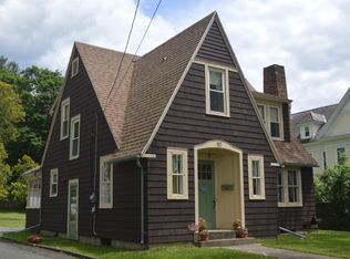 90 Laurel St, Lee, MA 01238