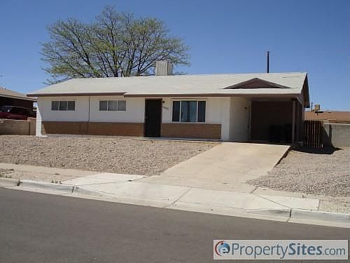 2nd image of 1305 Elfego Baca Dr SW