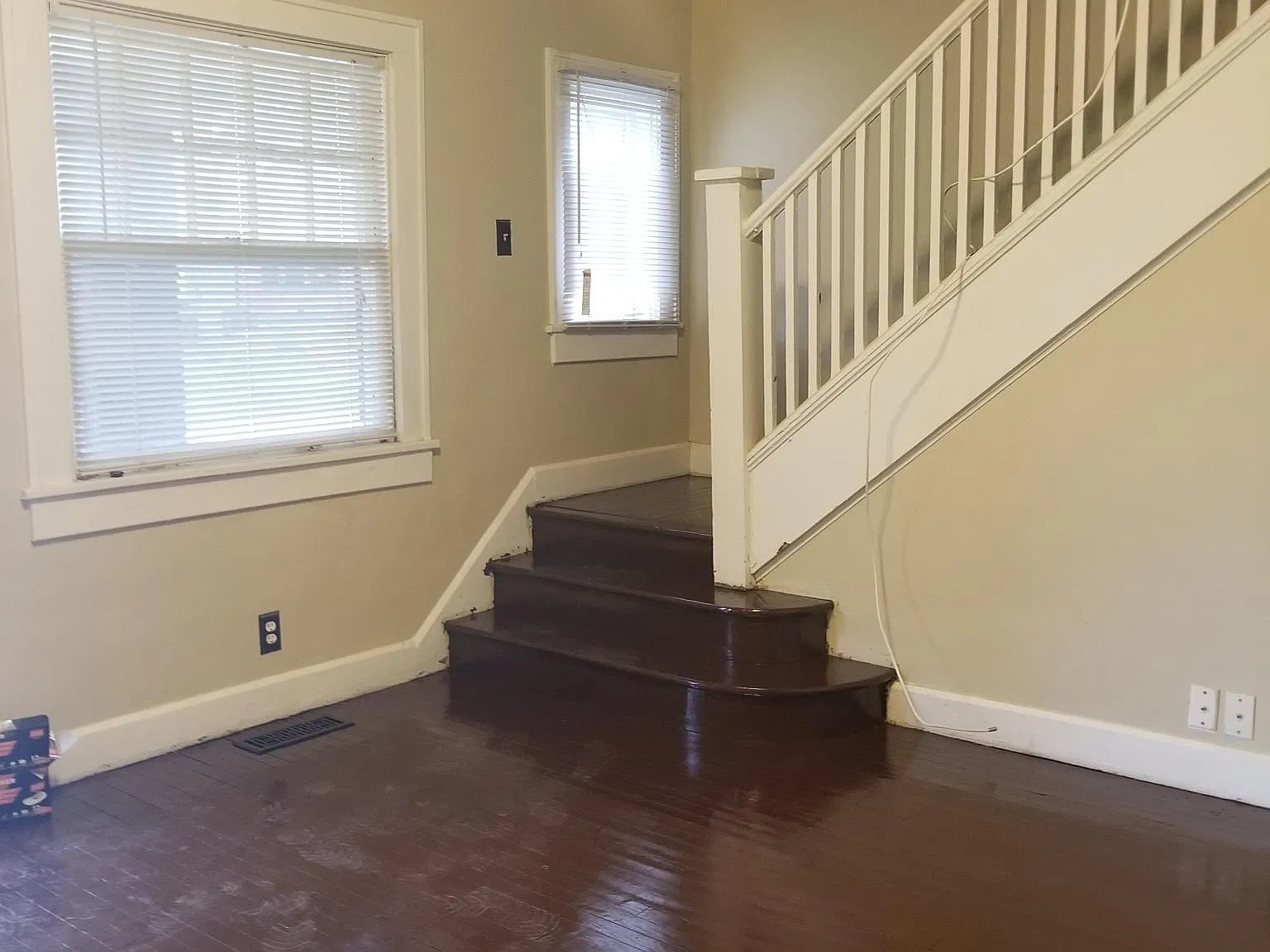 2 bed, 1200 sqft, $1,300 — Photo 1