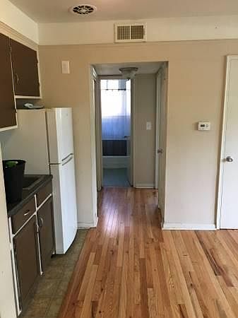 2nd image of 1805 Pauline Blvd APT 2