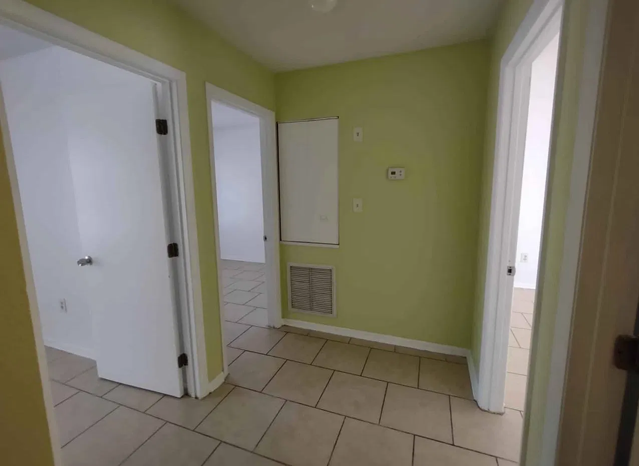 3 bed, 1020 sqft, $2,095 — Photo 4