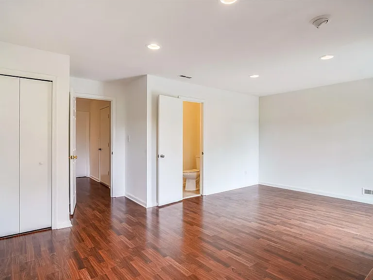 8830 Thomas Lea Ter — Photo 30