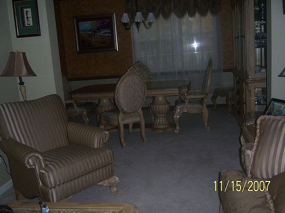 LIVNING RM & DINING RM