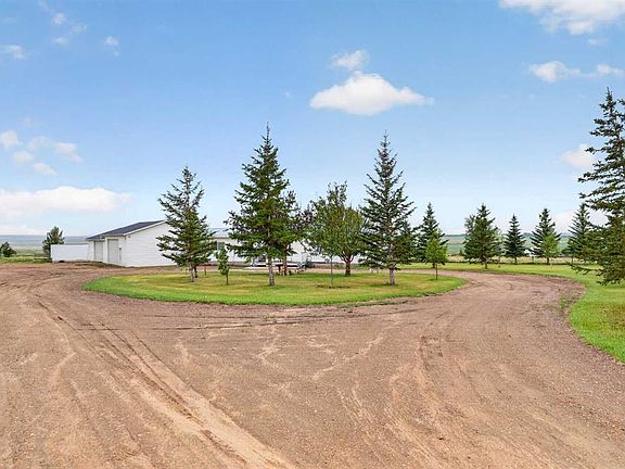 4th image of 242041 NE Township Road 262
