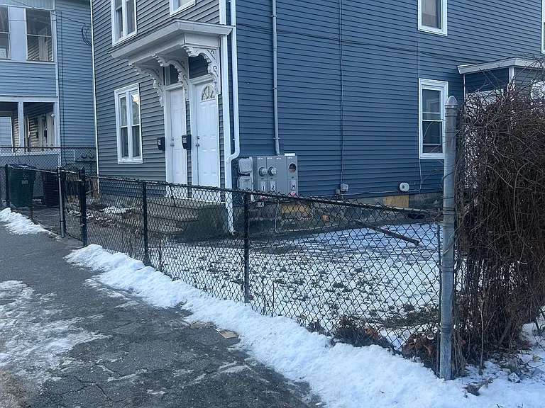 77 Willie St #1A — Photo 3