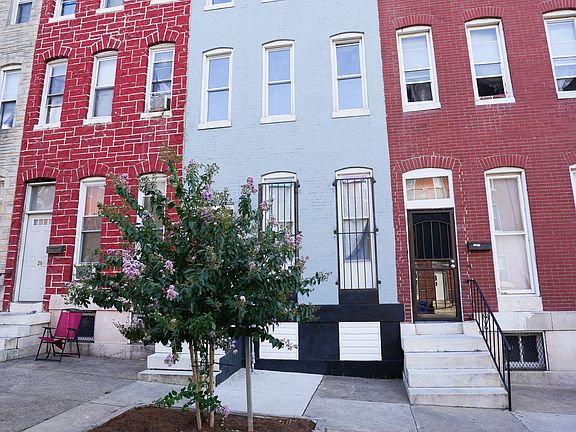 2nd image of 1628 Division St