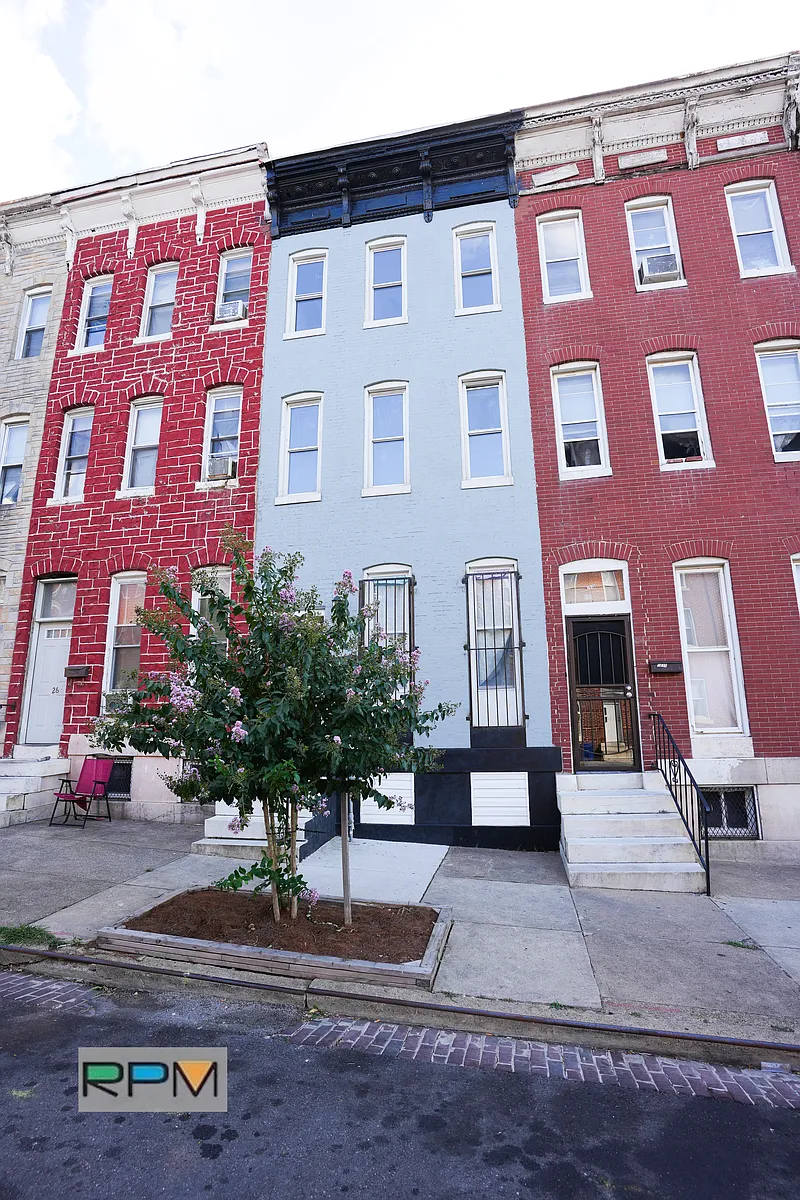 Building Photo - 1628 Division St