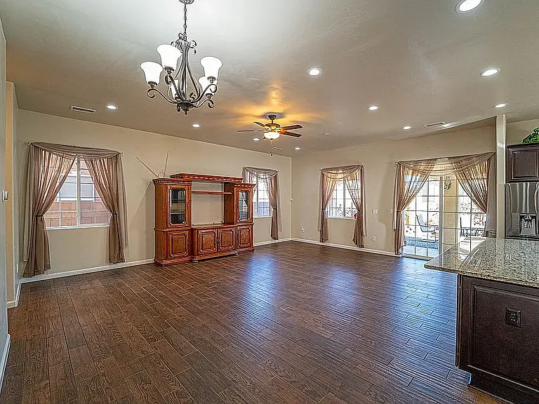 820 Serrano Pointe St NW — Photo 7