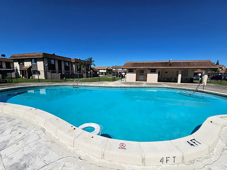2148 Sherwood Forest Blvd #4 — Photo 34