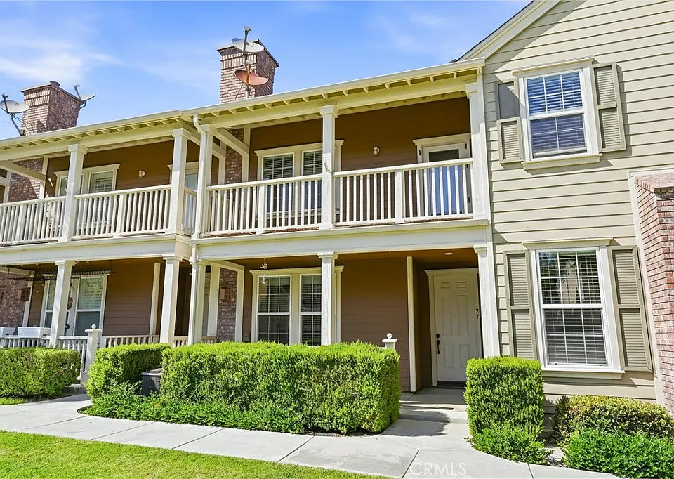 24 Corbin St