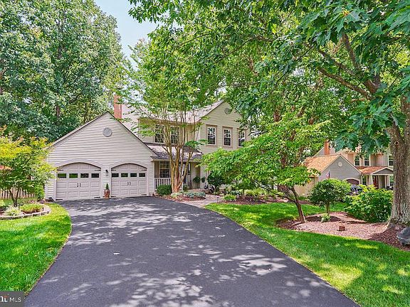2nd image of 9607 Chapel Hill Dr