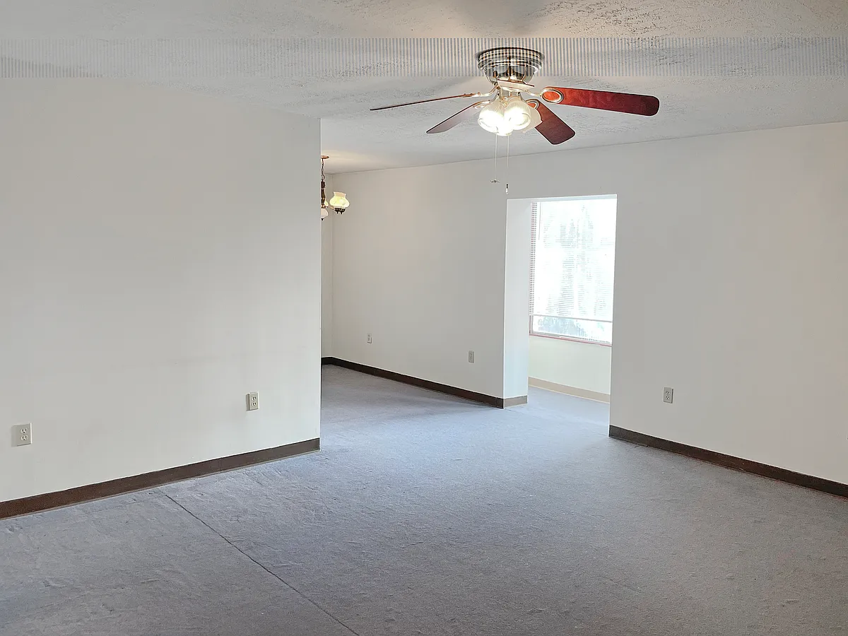 Building Photo - 23 Brilliant Ave #301