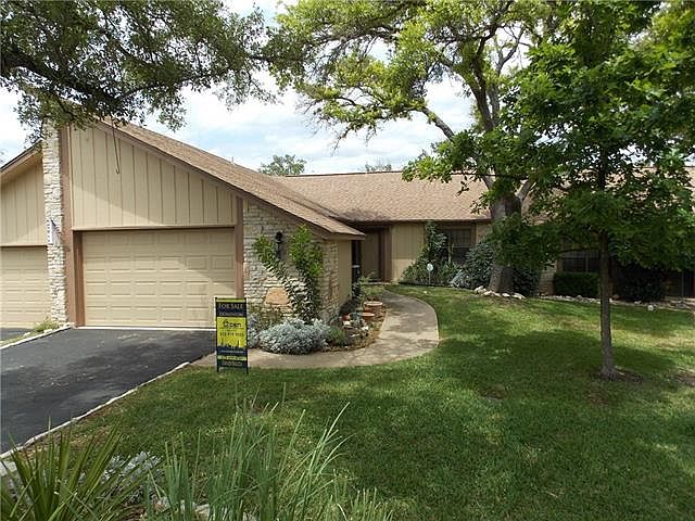 1st image of 4 Oaks Pl