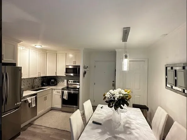 116 Boston Post Rd E APT 208, Marlborough, MA 01752