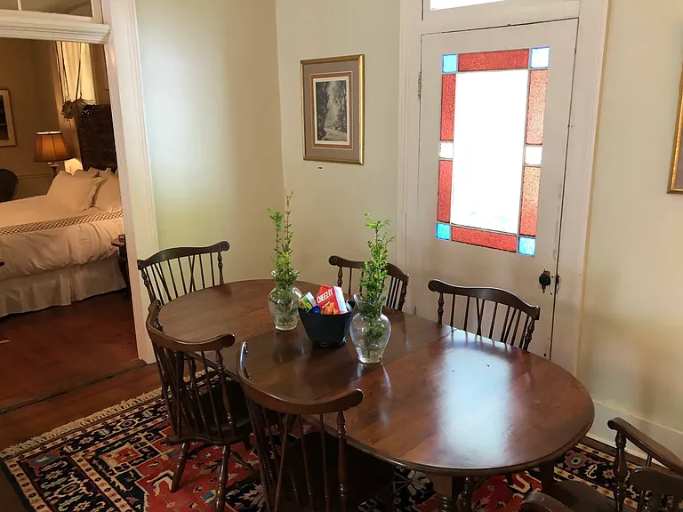 824 University Ave — Photo 43