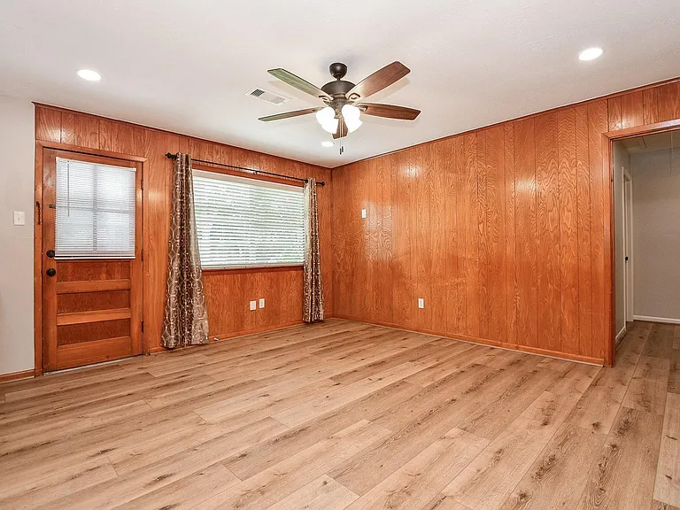 2303 Willow Blvd — Photo 12