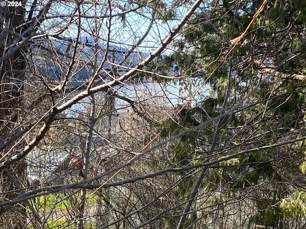 Spokane Ave, Lyle, WA 98635