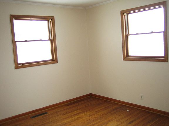5th image of 2290 Hill City View St