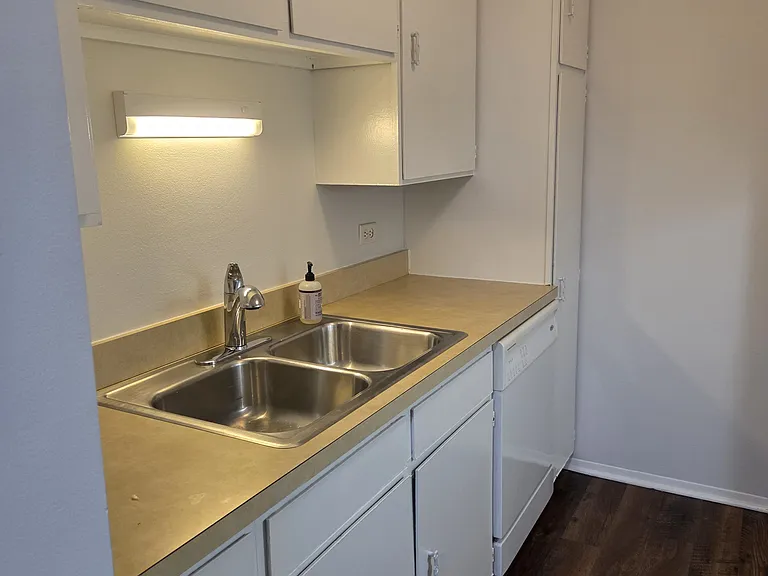 6179 Knoll Wood Rd #307 — Photo 3