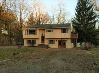 24 Lake Dr, Whitehouse Station, NJ 08889