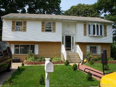 5 Bennett Ct, Copiague, NY, 11726