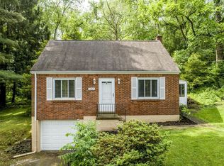 1284 Beagle Dr, Bethel Park, PA